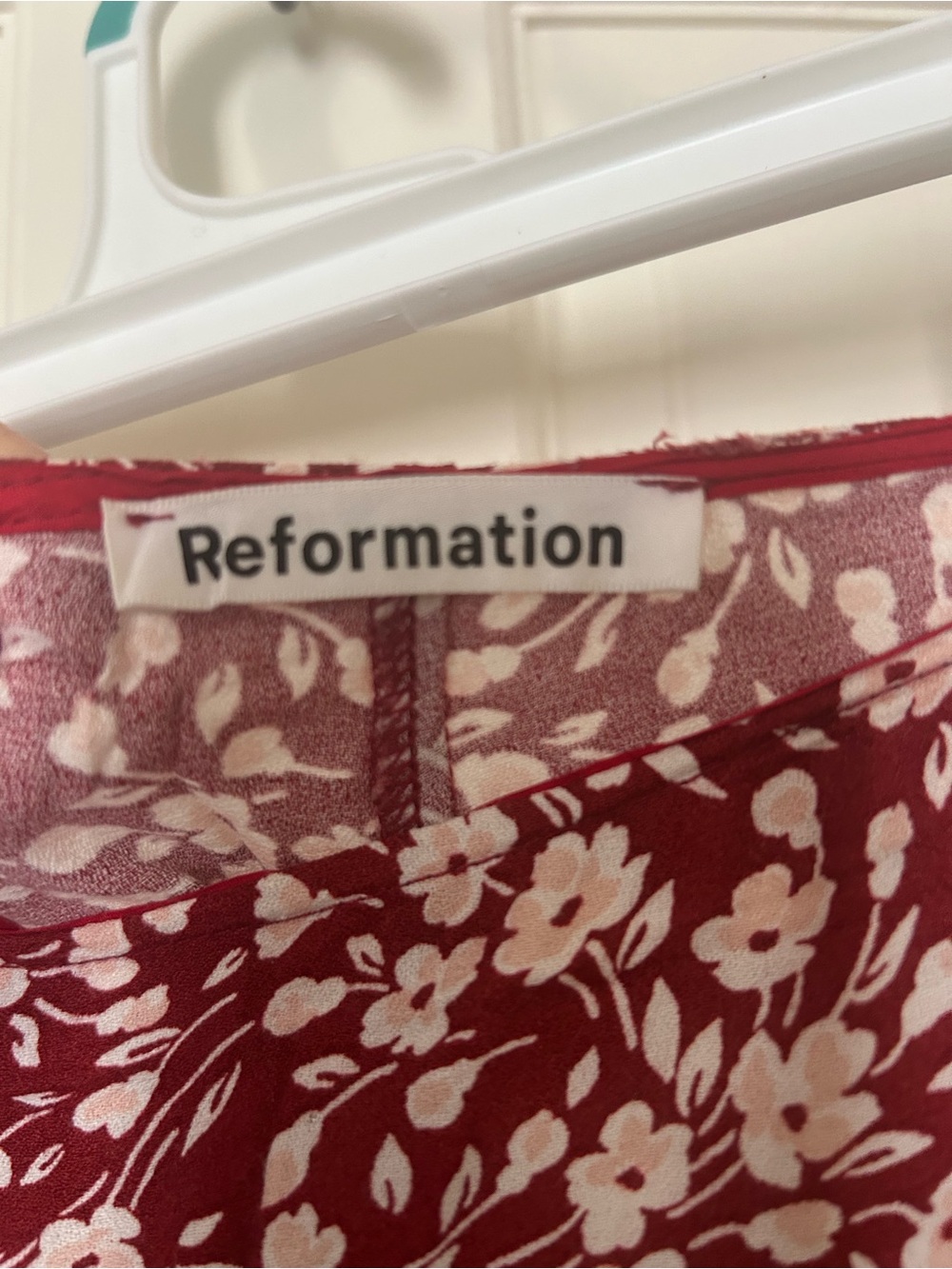 Reformation Zoe midi skirt in La Vie en Rose - Picture 7 of 8